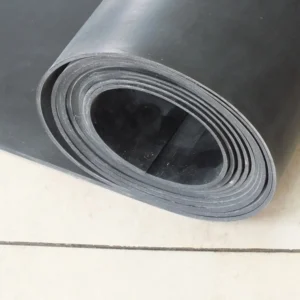 Płyty gumowe 2 Zwinięta rolka płyty gumowej