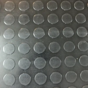 Płyty gumowe 1 Wytoczona płyta gumowa z wypustkami